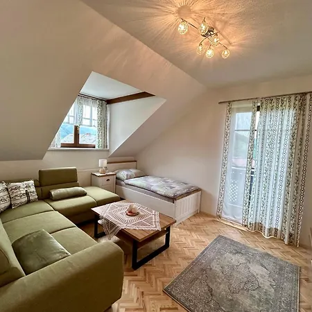 Urlaub Am Bauernhof Familie Roessler Vlg. Spor *